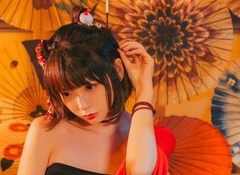 疯猫ss白纱写真，好像听见墙壁上低语的感觉…