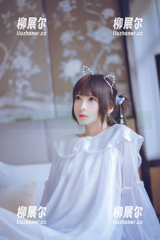 疯猫ss和她的美图：制服少女的意外时刻