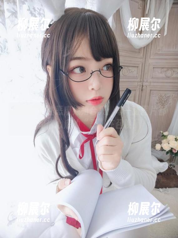 白烨烨个性恶魔姐姐合集：每一张图片都是你心底的“恶”在召唤！