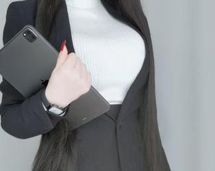 探讨白银81的高清透明制服，这种分享是种怎样的勇气。