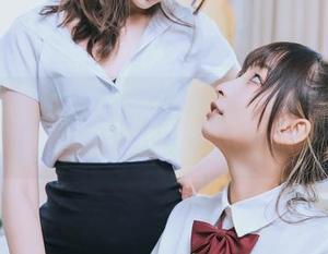 LL制服和浴室迷情：神楽坂真冬的cos合集让人欲罢不能