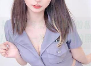 “嗨，神楽坂真冬来袭！夏天的私拍图包等待打开！”—准备被轰炸的照片。