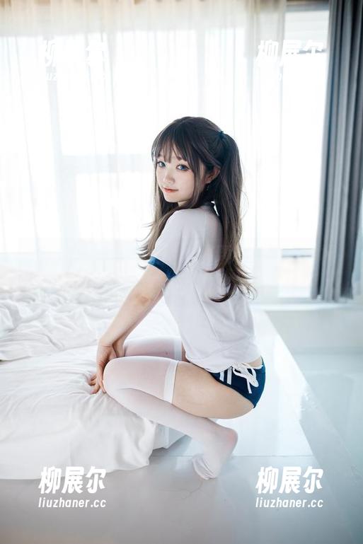 神沢永莉 神沢永莉海边的美图,那颗在沙滩上的椰子像不像我盲目寻找的答案?