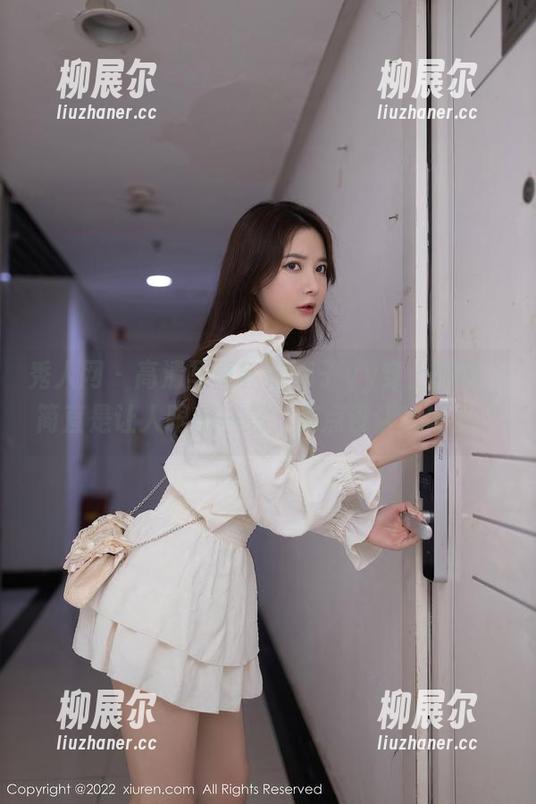秀人网 - 高清写真？娜娜子yy穿上旗袍，简直是让人眼前一亮，差点没认出她来。