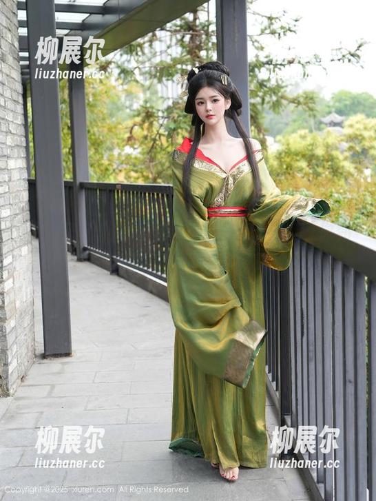 秀人网 - 旅拍全套，安然maleah教你如何把幸福下载进小屏幕哦