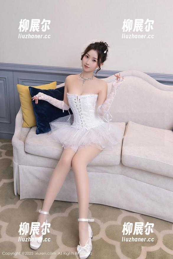 秀人网-李昔雨 秀人网 - 看李昔雨的礼服作品,我心中浮现出各种“尴尬”。