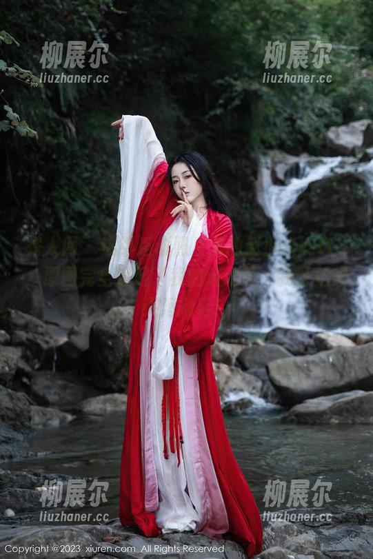 秀人网 - 这组运动照片里的赵小米kitty，原图完全撑起了我的运动梦，我开始想买运动鞋！