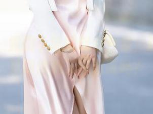 秀人网 – 露露小喵的修女合集，这身打扮是期待加入修道院吗？