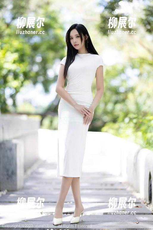 秀人网-麦田 秀人网 - 免费“麦田”出镜,脚底下的美足图实在让人难以自持