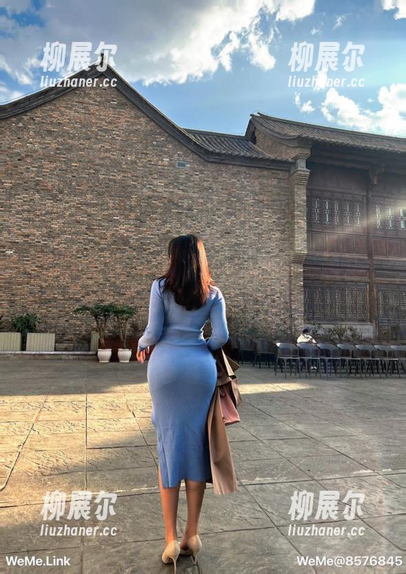 微密圈 - 无圣光宝藏合集，童小芯的制服装扮，让人忍不住想多看几眼。
