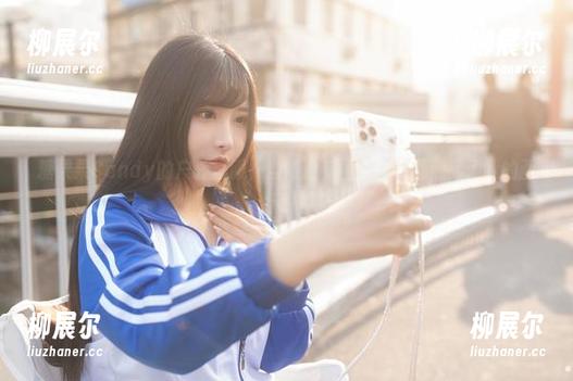 糖果果Candy 糖果果Candy的户外校服,当然没有圣光!美图照亮了我的画风…