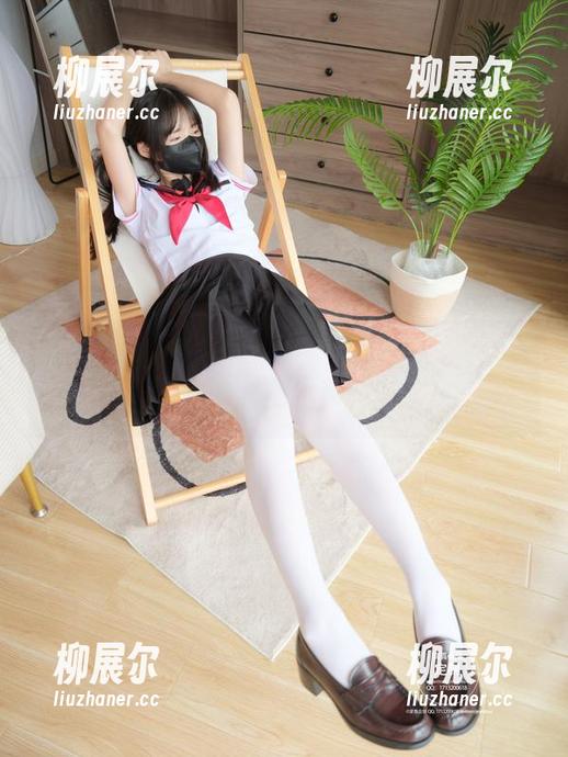 紧急企划 - 靠近一点，最新的小恩“女友”图，悄悄透露了些彼此的默契。