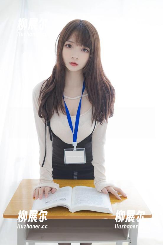 紧急企划 - 白丝合集：林书辞的最美袜子哲学，让你袜下生辉、裙摆翩翩