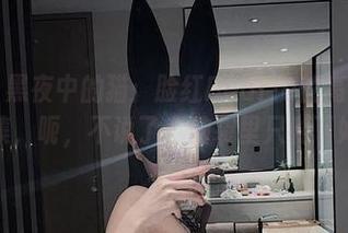 微密圈 – 黑夜中的猫：脸红Dearie的高清黑色套装图集，呃，不说了，脑袋里只剩下她了！