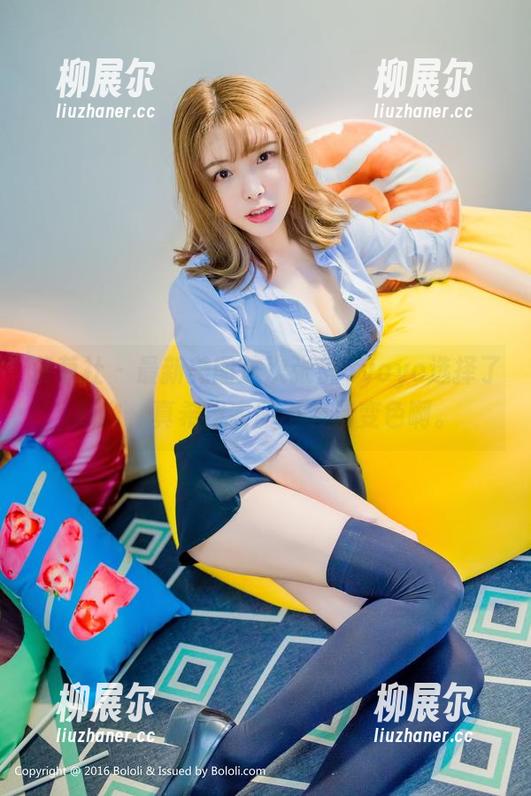 菠萝社 - 最新美图这次张优ayoyo选择了纯白，真希望衣服不容易变色啊。