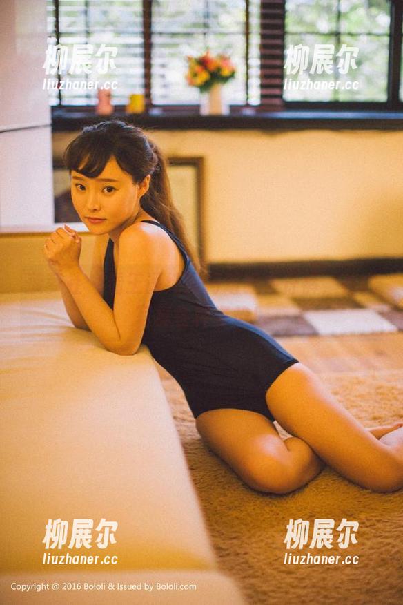 菠萝社 - 看王语纯如何驾驭牛仔裤，花式写真各种姿势！