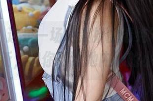 蜜桃社 – 这是一场伊素妍的清纯写真，免费又清新，但你敢猜她内心的小翅膀？