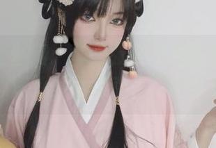 “许枳与蕾姆：每一张写真都能成神！直击你内心深处的小确幸。”好奇心满分！