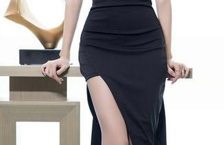 语画界 – 这组蜜桃酱的美腿写真，虽然无圣光，但却让我一点也不想把视线移开。