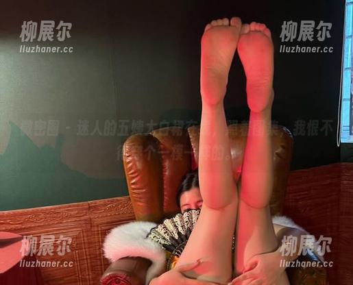 微密圈 - 迷人的五姨太白裙在线，照着图集，我恨不得穿个一模一样的。