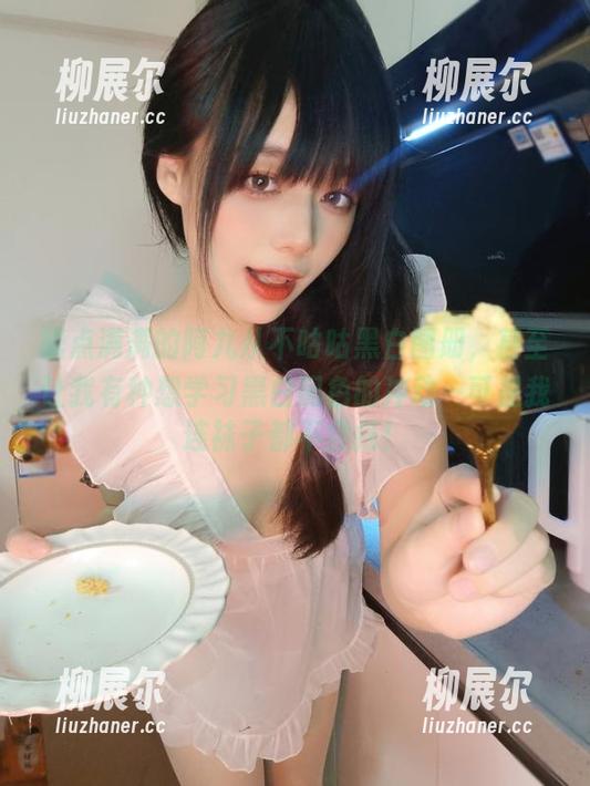 槽点满满的阿九从不咕咕黑白图册，甚至让我有种想学习黑白配色的冲动…可是我连袜子都不会搭！