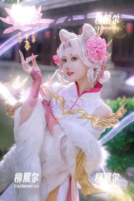 购房不送家具，礼服倒是不少！露儿大魔王的图库精选让你乐不停！