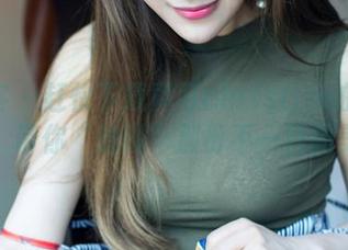青豆客 – 赶快下载黄可christine的黑丝全集，带你“触碰”那份不一样的美感。