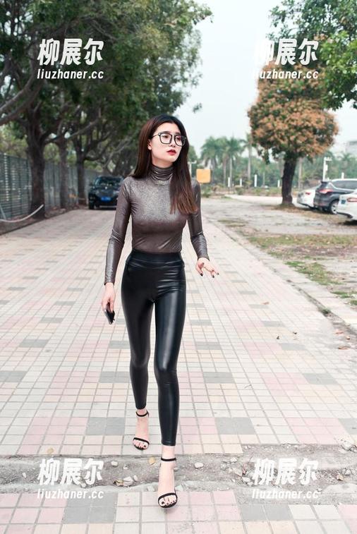 重口味来啦！魔镜街拍的热裤短丝小妹，原图几乎让我无法专心。